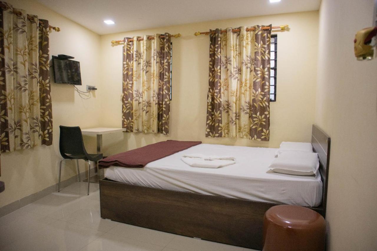 Shri Vasant Lodge Хубли Екстериор снимка
